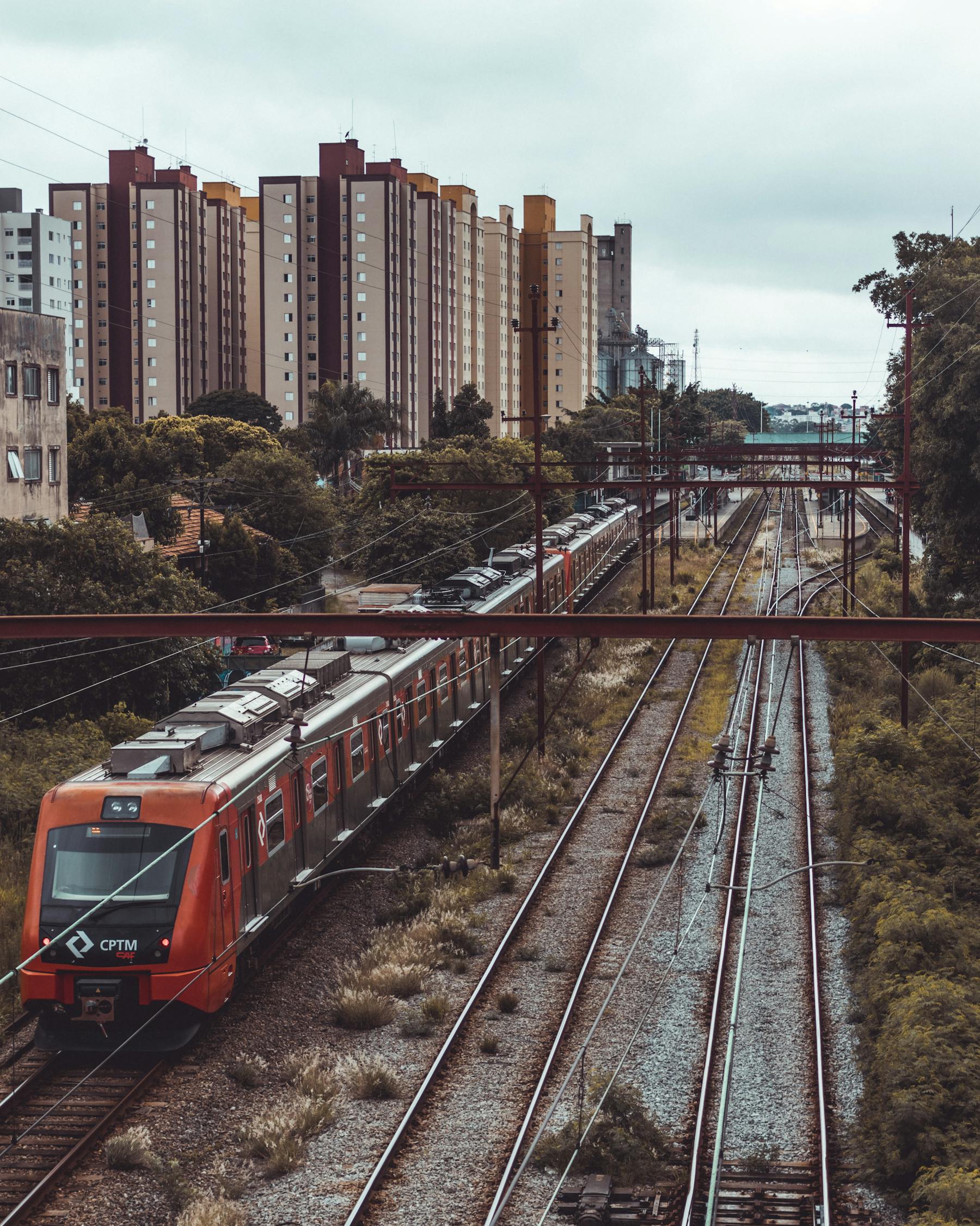 成都最新火車時(shí)刻表，連接城市的生命線
